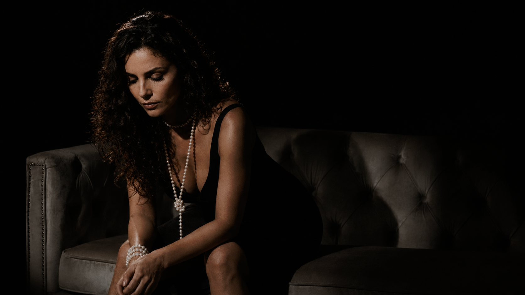 Salome couch portrait — production still